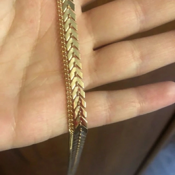 Arrow and chain gold choker necklace - Picture 2 of 2